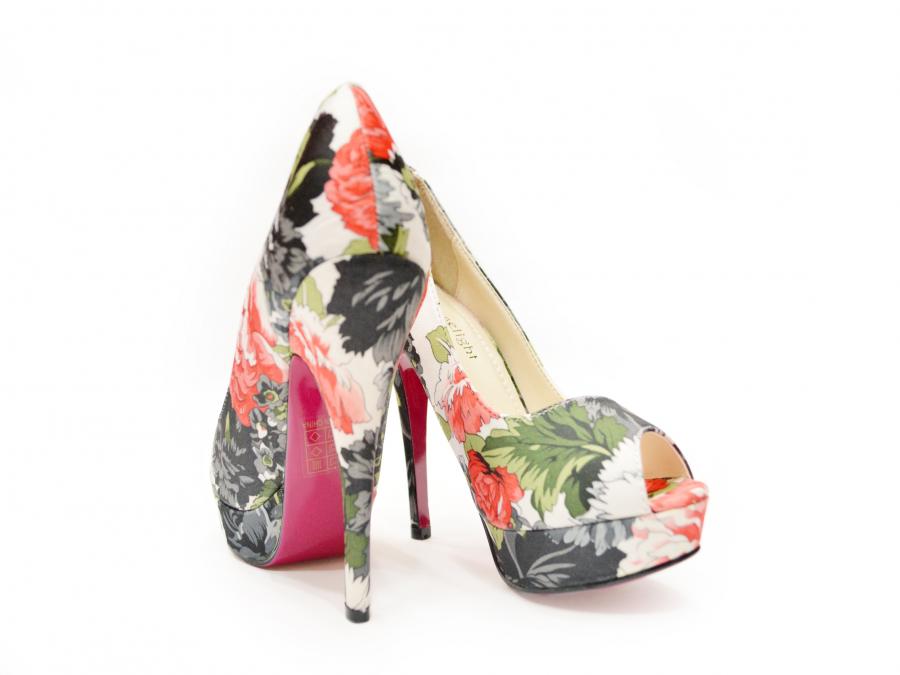 http://www.standard-shoes.ro/incaltaminte-dama/pantofi/pantofi-atitude-multicolor.html#prettyPhoto