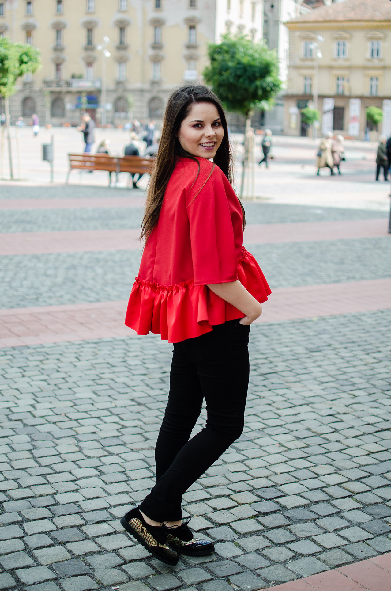 stylish-circle-event-outfit