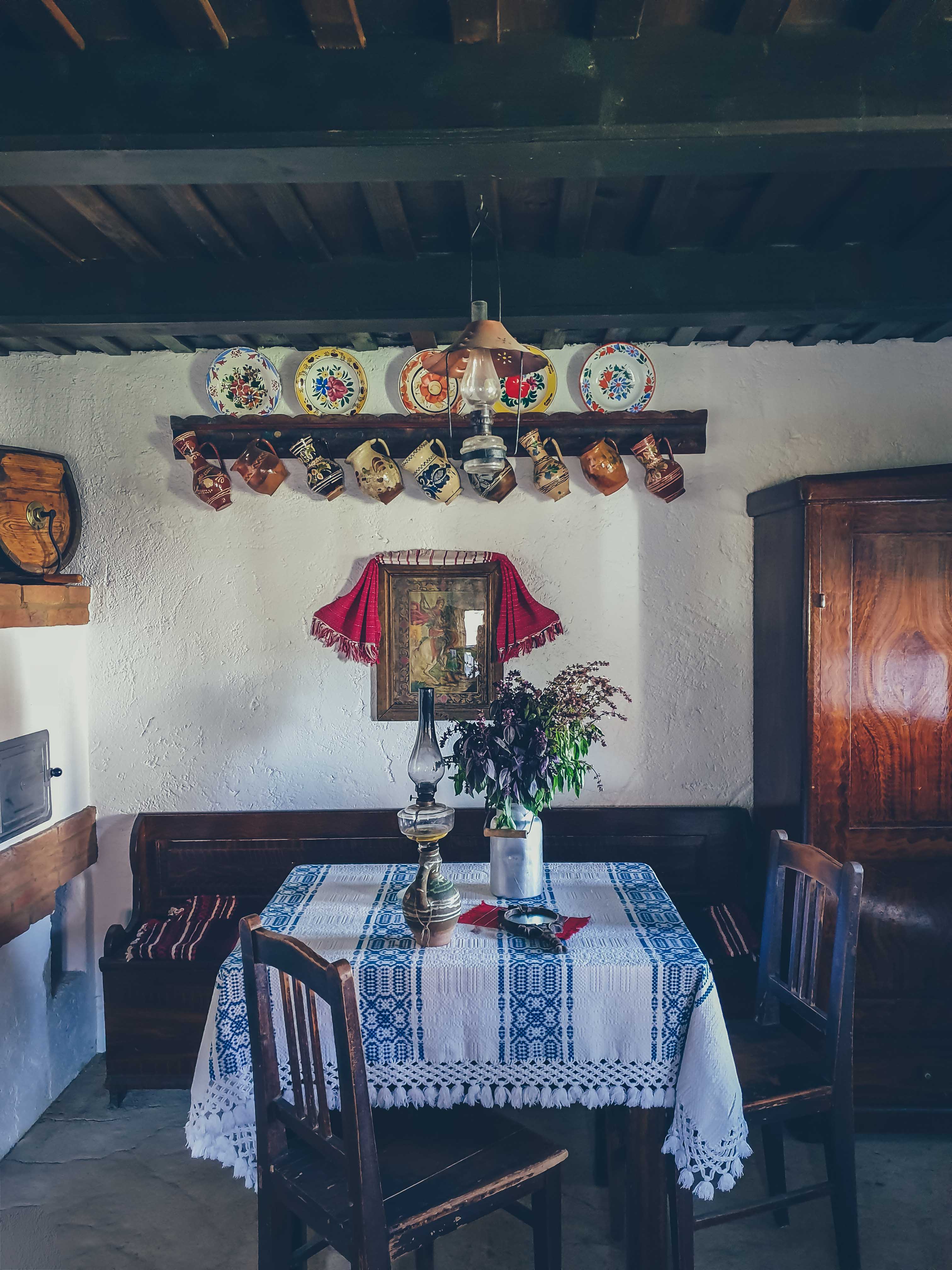 camera casuta bunicii orlat