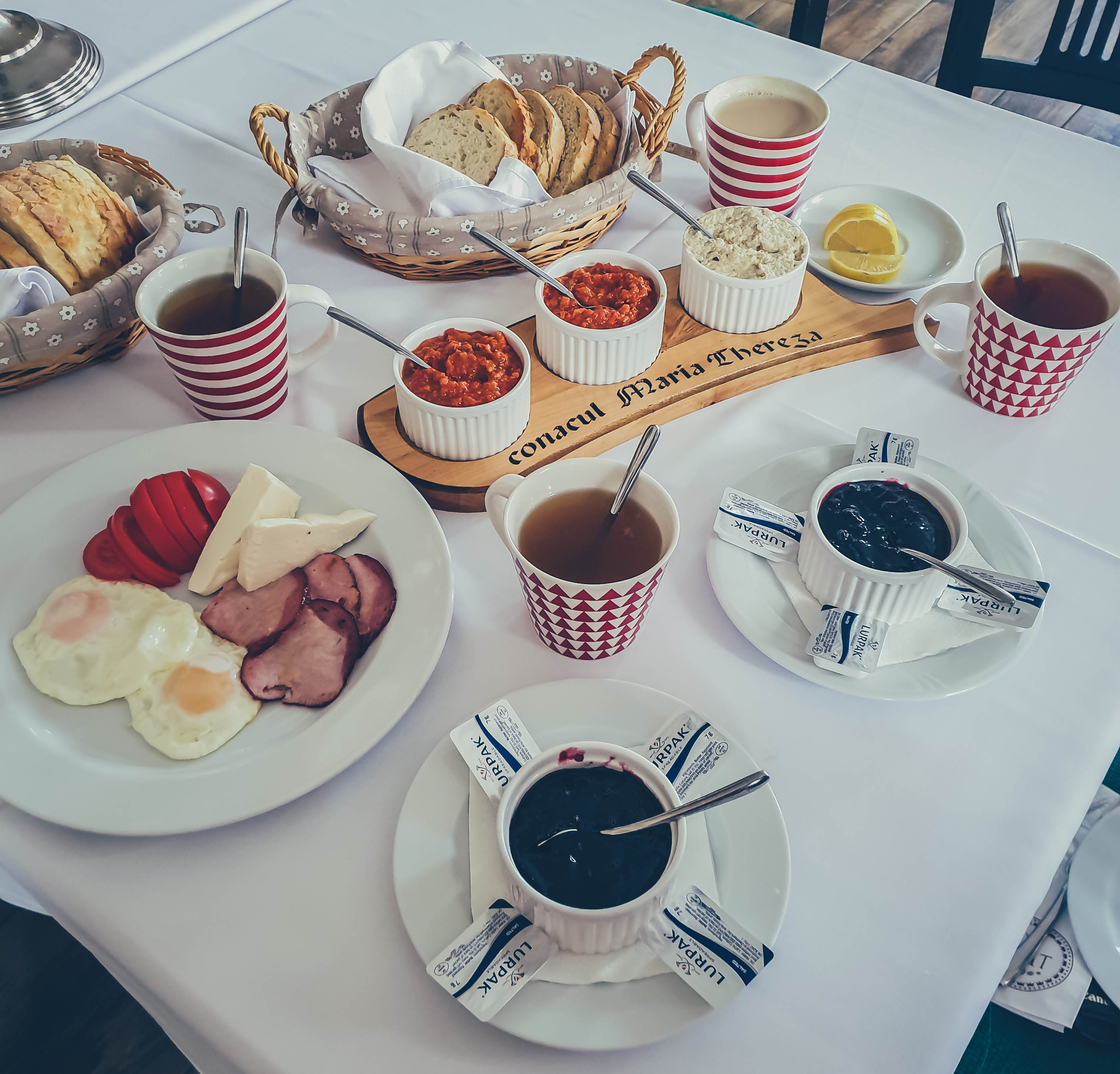 mic dejun maria theresa