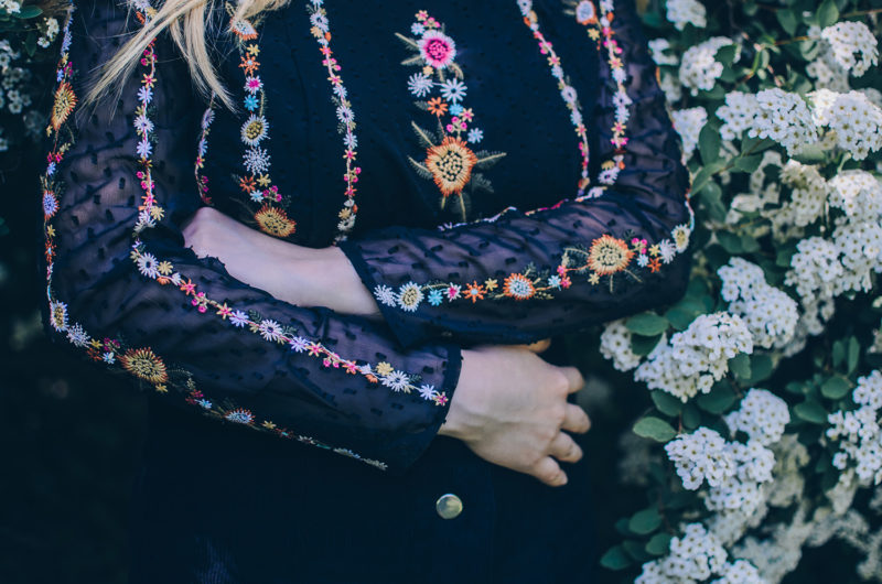 flower embroidred blouse