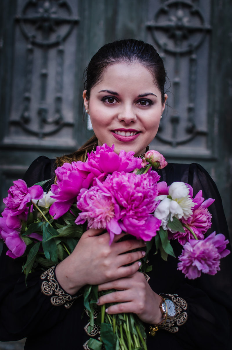 pink and white peonies bouquet